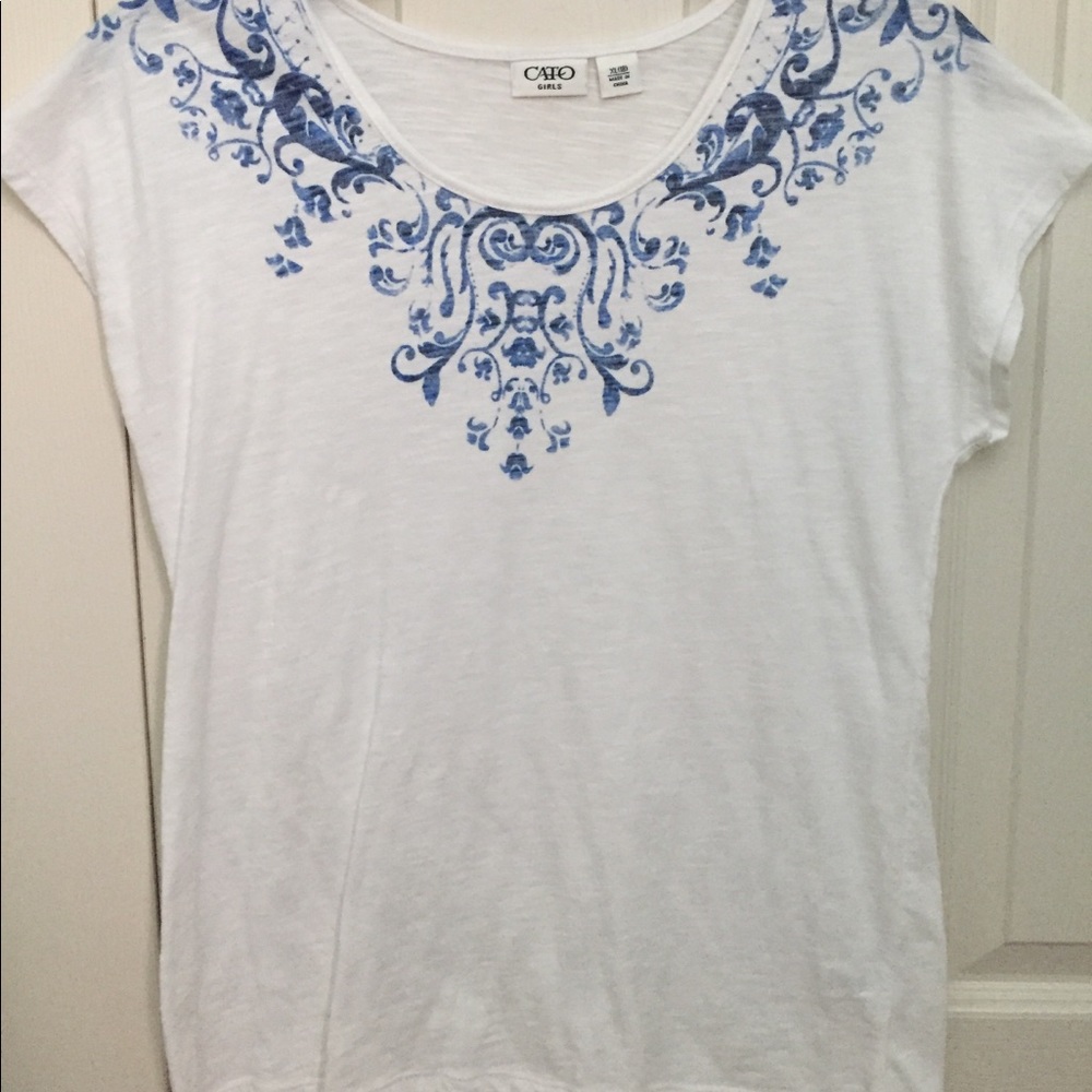 Swirl designed shirt